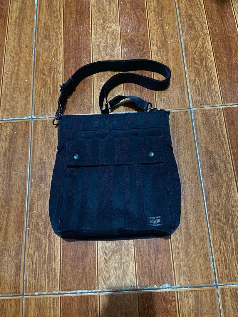 Porter Sling (Category: Sling Bags) located in Manila. Submitted by thriftniyuno (Listing ID 1470847994, Image 1). Description: Sign of used godd condition.