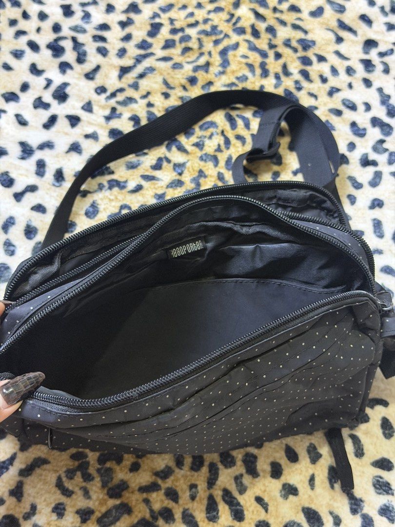 Porter sling bag (Category: Sling Bags) located in Kapangan. Submitted by keythsgs74798 (Listing ID 1470918376, Image 3). Description: .