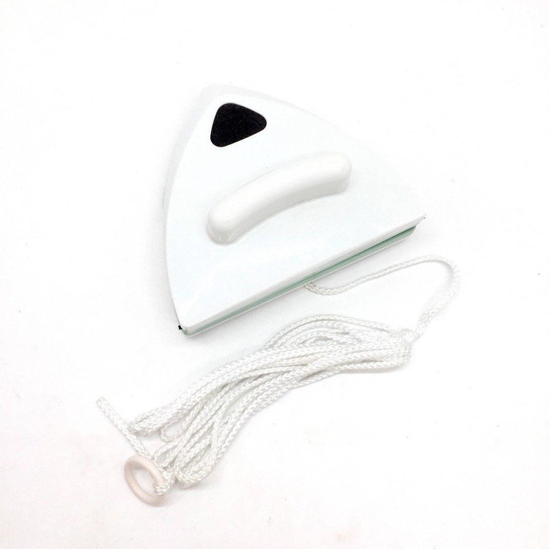 POWER FORCE 696598 Magnetic Window Cleaner (Category: Cleaning Tools & Supplies) located in Pasay City. Submitted by meostore (Listing ID 1470783837, Image 3). Description: POWER FORCE 696598 Magnetic Window Cleaner -Brand: POWER FORCE -Unit no.: 696598 -Features: Double side cleaning; Triangular design for corners and edges; Safety ropes; High-rise cleaning -Ideal for home windows, car windshields, glass balustrades NOTE: Please expect minor mar