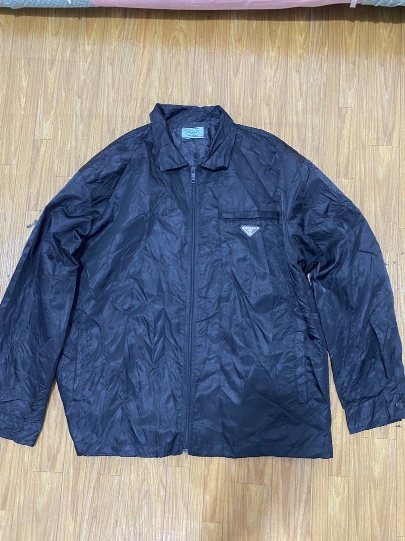 PRADA WINDBREAKER (Category: Luxury Accessories) located in Lantawan. Submitted by alfhadzrie23687 (Listing ID 1470792393, Image 1). Description: PRADA SIZE XXL .