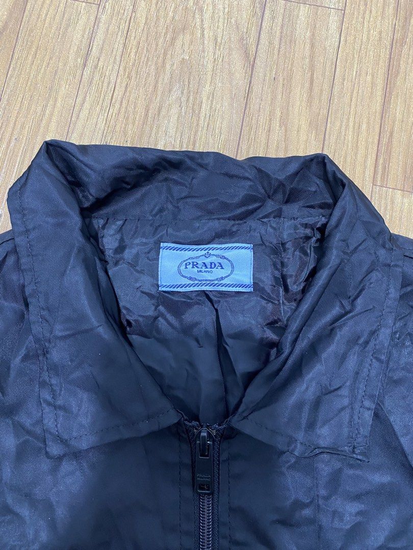 PRADA WINDBREAKER (Category: Luxury Accessories) located in Lantawan. Submitted by alfhadzrie23687 (Listing ID 1470792393, Image 2). Description: PRADA SIZE XXL .