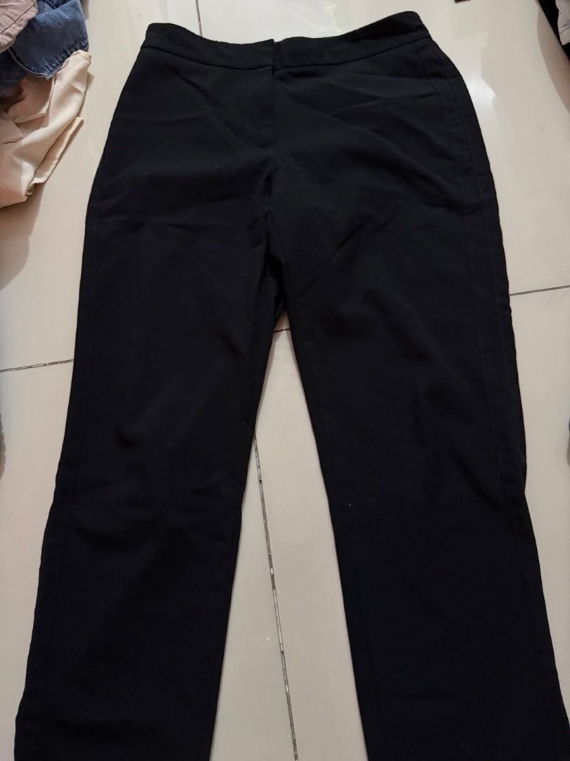 PRE LOVED ITEMS (Category: Longsleeves) located in Caloocan City. Submitted by mikaelaren77942 (Listing ID 1470834987, Image 3). Description: .