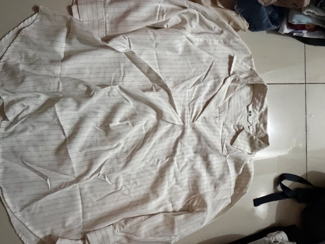 PRE LOVED ITEMS (Category: Longsleeves) located in Caloocan City. Submitted by mikaelaren77942 (Listing ID 1470834987, Image 1). Description: .