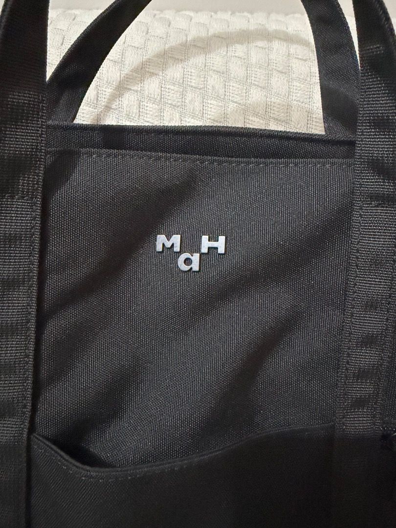 Pre-loved Bags (Category: Tote Bags) located in Caloocan City. Submitted by mikaelaren77942 (Listing ID 1470832903, Image 2). Description: .