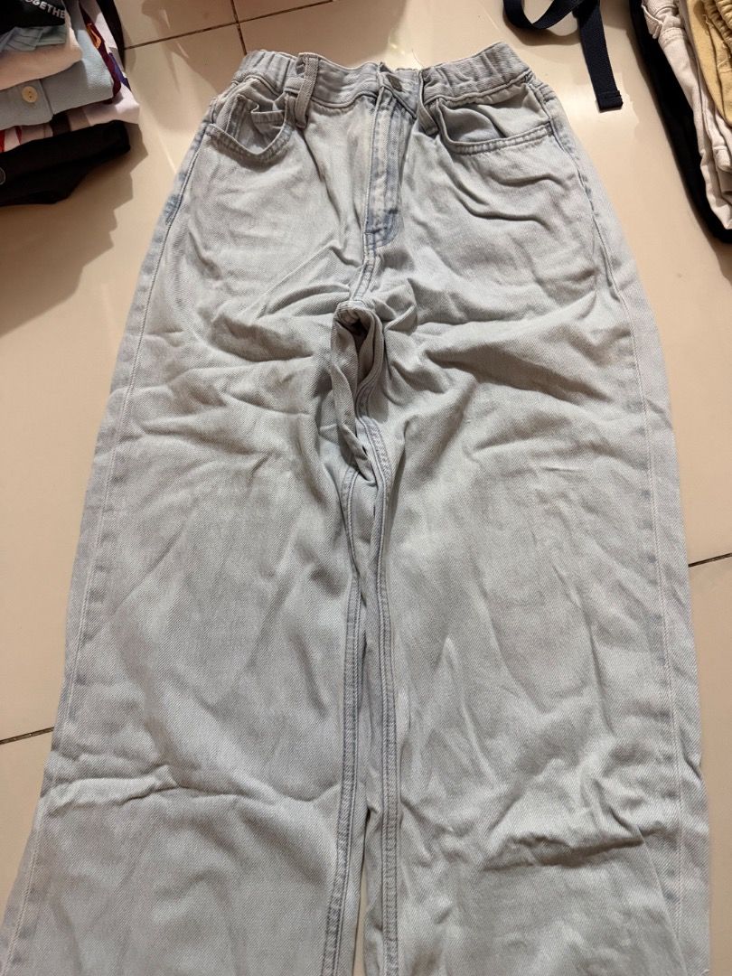 PRE-LOVED ITEMS (Category: Jeans) located in Caloocan City. Submitted by mikaelaren77942 (Listing ID 1470834263, Image 3). Description: .
