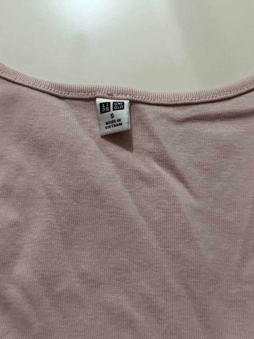 PRE-LOVED ITEMS (Category: Sleeveless) located in Caloocan City. Submitted by mikaelaren77942 (Listing ID 1470834560, Image 2). Description: .