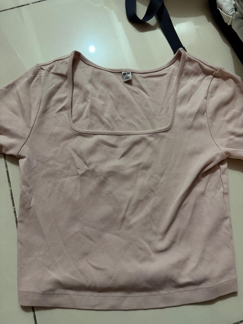 PRE-LOVED ITEMS (Category: Sleeveless) located in Caloocan City. Submitted by mikaelaren77942 (Listing ID 1470834560, Image 1). Description: .