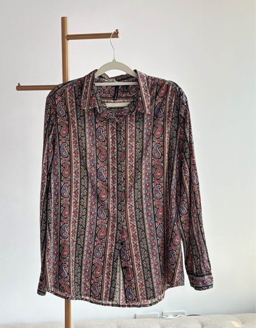 Preloved Mango Printed Blouse (Category: Longsleeves) located in Pasig City. Submitted by catsyybooo (Listing ID 1470781346, Image 1). Description: Best Fit: M- L.