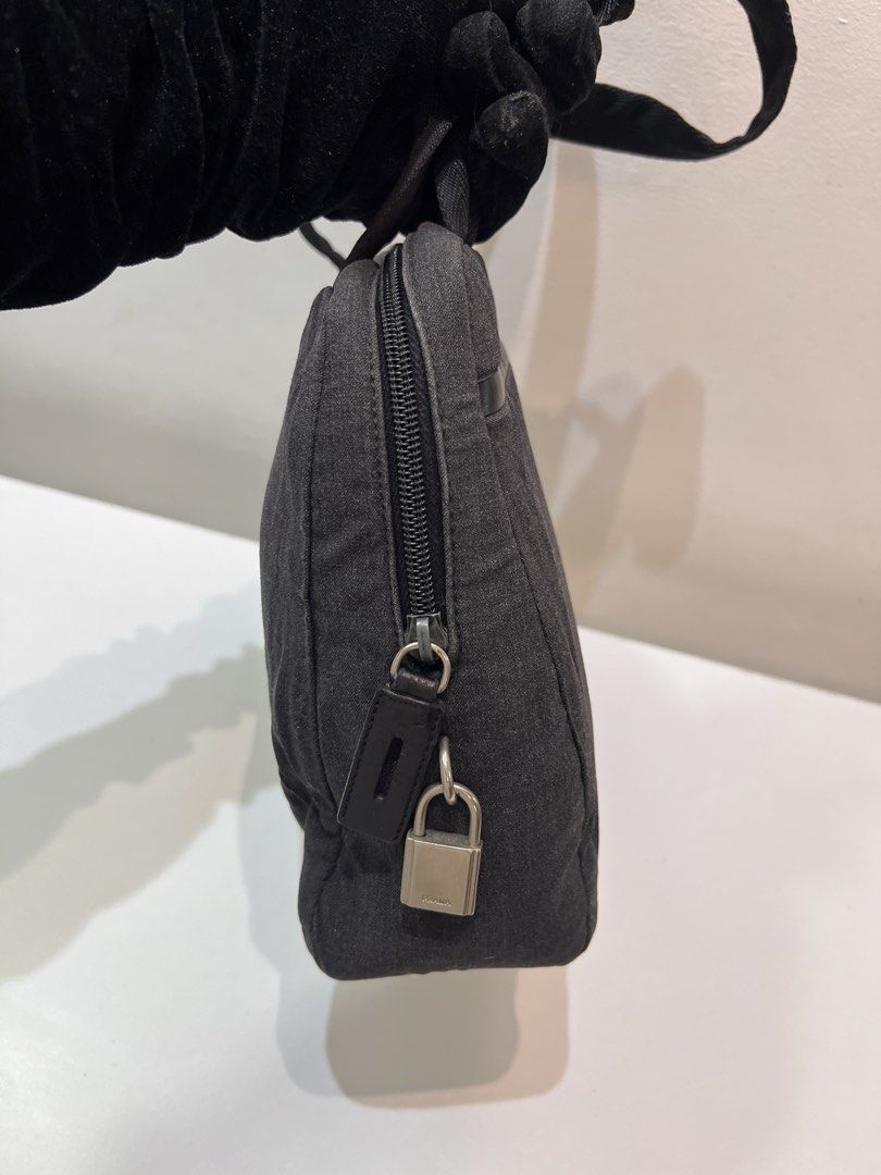 Pre-loved Prada Anthracite Grey Canvas Tote Bag (Category: Luxury Bags & Wallets) located in Cebu City. Submitted by brandedcorner_ph (Listing ID 1470923828, Image 3). Description: Pre-loved ((P))rada Anthracite Grey Canvas Tote Bag 100% Authentic or money back Condition • Excellent condition • No flaws Product Details •Color: Grey •Hardware: Silver tone •Material: Canvas •Approximate Dimensions in inches: H8.5 x W10.5 x D2.5 Color may vary due t