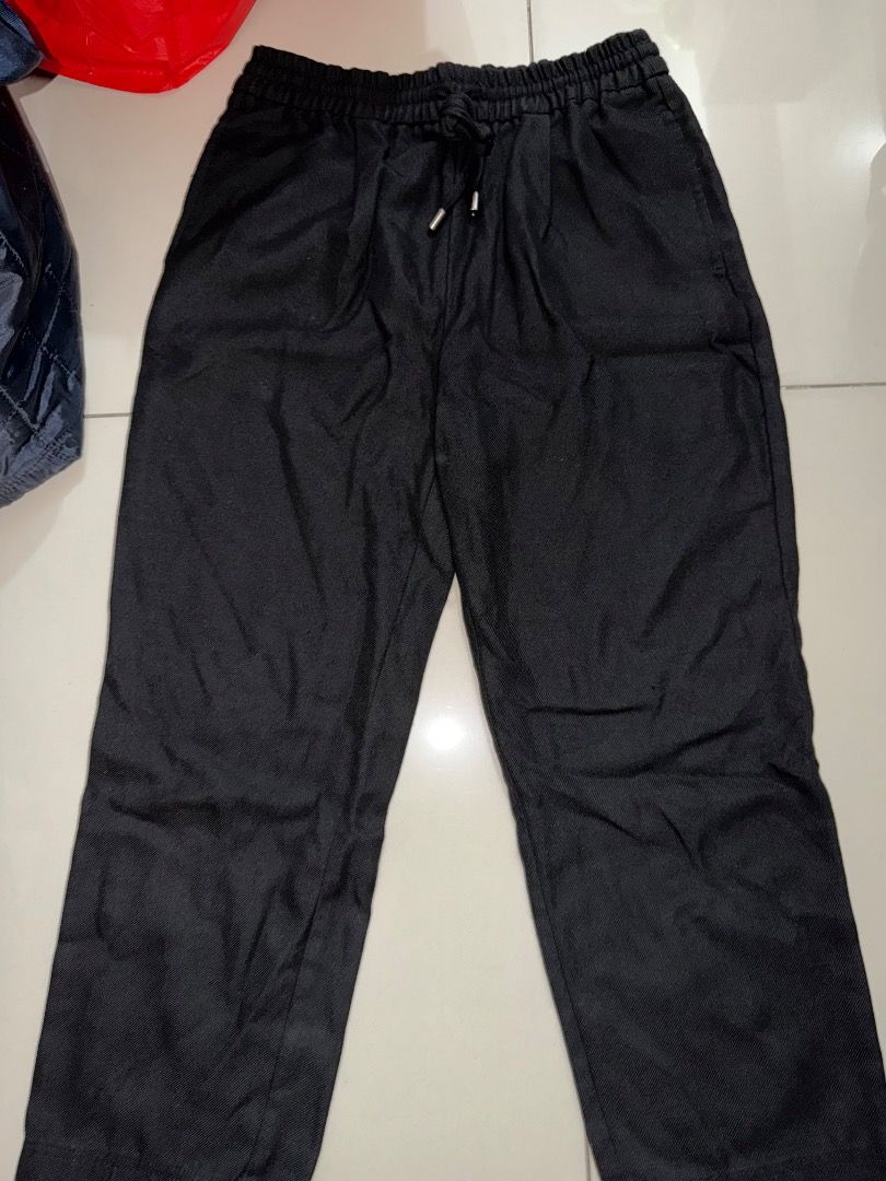 PRE-LOVES ITEMS (Category: Blouses) located in Caloocan City. Submitted by mikaelaren77942 (Listing ID 1470833864, Image 3). Description: - Assorted pre-loved items including Levi's striped button tank top (Size S) - Genuine branded pieces - Perfect for daily casual OOTDs - Limited stock available.