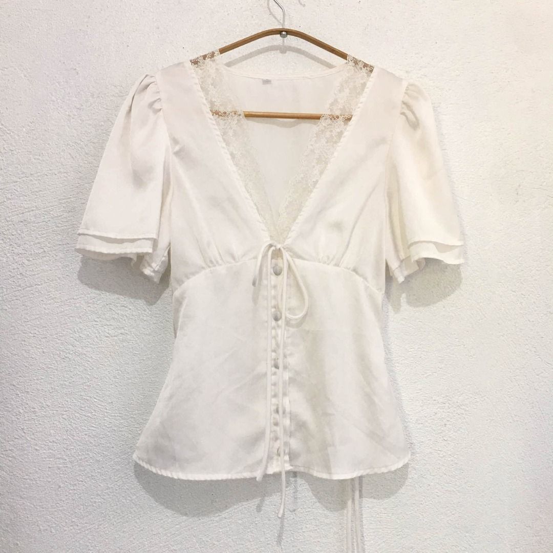 Premium bangkok white satin coords (Category: Sets or Coordinates) located in Subic. Submitted by ayvee.ph (Listing ID 1470755376, Image 2). Description: Premium bangkok white satin coords Top & Skirt Sooo pretty!!✨ Bought this for 1,299 Garterize waist / No pockets Size: S on tag fits Medium Waist: Upto 32 Length: 17 inches Bust: Upto 34 Excellent cond No flaws / Issue No when worn (haven't worn) Price: 680 📍Olongapo / Subic 🚛Reg J&T door to d