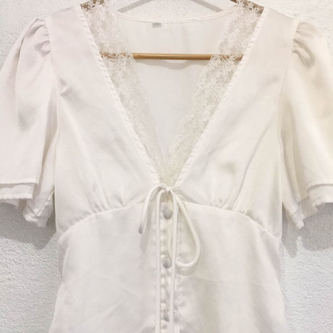 Premium bangkok white satin coords (Category: Sets or Coordinates) located in Subic. Submitted by ayvee.ph (Listing ID 1470755376, Image 3). Description: Premium bangkok white satin coords Top & Skirt Sooo pretty!!✨ Bought this for 1,299 Garterize waist / No pockets Size: S on tag fits Medium Waist: Upto 32 Length: 17 inches Bust: Upto 34 Excellent cond No flaws / Issue No when worn (haven't worn) Price: 680 📍Olongapo / Subic 🚛Reg J&T door to d