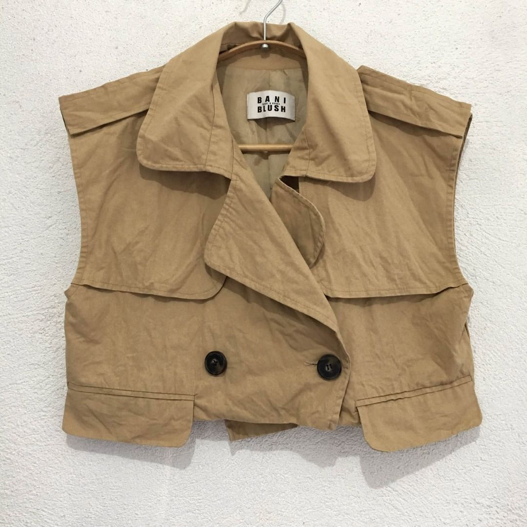 Premium crop vest (Category: Others Tops) located in Subic. Submitted by ayvee.ph (Listing ID 1470758116, Image 2). Description: Premium crop vest Very pretty!!!♥️ A must have mga sis Excellent cond No issue / No flaws No when worn (never worn) Size: S on tag fits med Bust upto 36 📌Measured via tm Price: 450 📍Olongapo / Subic 🚛Reg J&T door to door del Mine now pay tom No cancellation No rush shipping No details auto cancel .