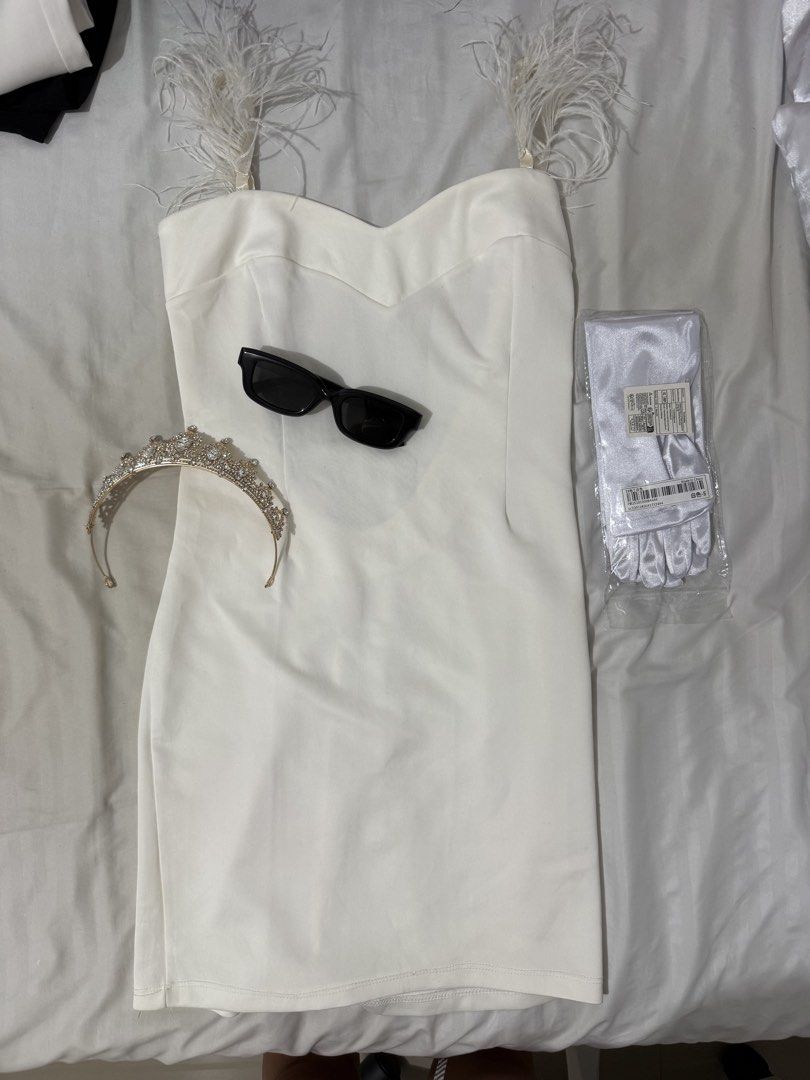 Princess Diaries Halloween Costume (Category: Sets or Coordinates) located in Paranaque City. Submitted by ivyyyyyv (Listing ID 1470875514, Image 1). Description: For rent Size: xs-s Deposit: 500 .
