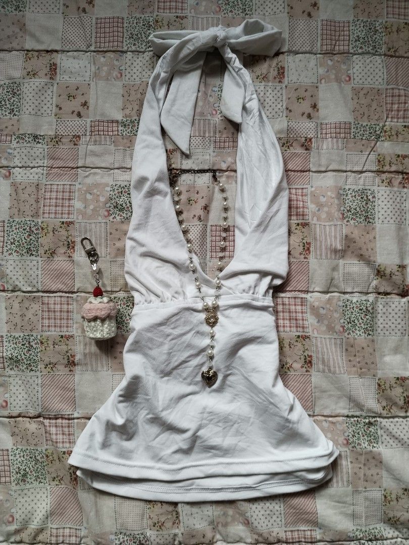 Princess Polly White halter top (Category: Sleeveless) located in Cebu City. Submitted by thrift_with_anjel (Listing ID 1470855865, Image 1). Description: ❀.ೃ࿔White halter top❀.ೃ࿔* 🌹Brand: Princess Polly 🥀Flaw: small stain 🌸Bust: 28-44 🌸Waist: 30-42 🌷Mine: 199(AU).