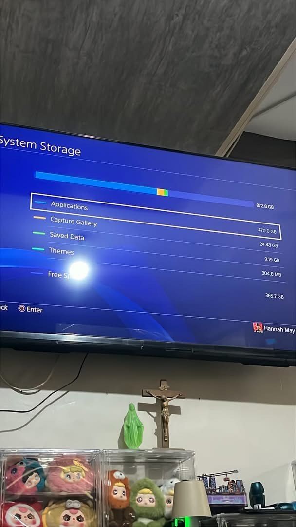 Ps4 Slim 1tb (Category: PlayStation) located in Iloilo. Submitted by twustchick12 (Listing ID 1470886279, Image 3). Description: with charging dock ang fifa21 2 controllers.