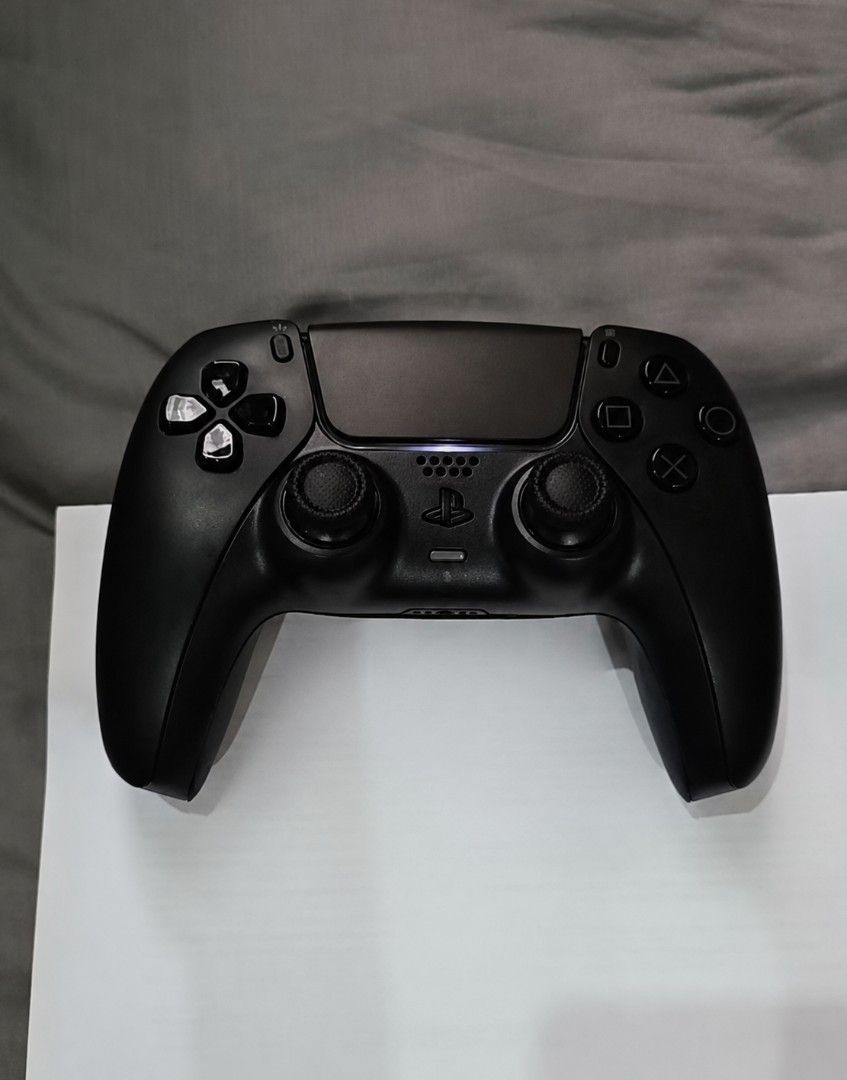 PS5 Black Controller (Category: Controllers) located in Sepang. Submitted by frss. (Listing ID 1470918672, Image 1). Description: Hello nak letgo Controller PS5 black, button semua function xde isu.. boleh dm Tanya apa2 Roger je saya boleh cod kat Rumah saya kat Sepang apa2 DM je saya ya .