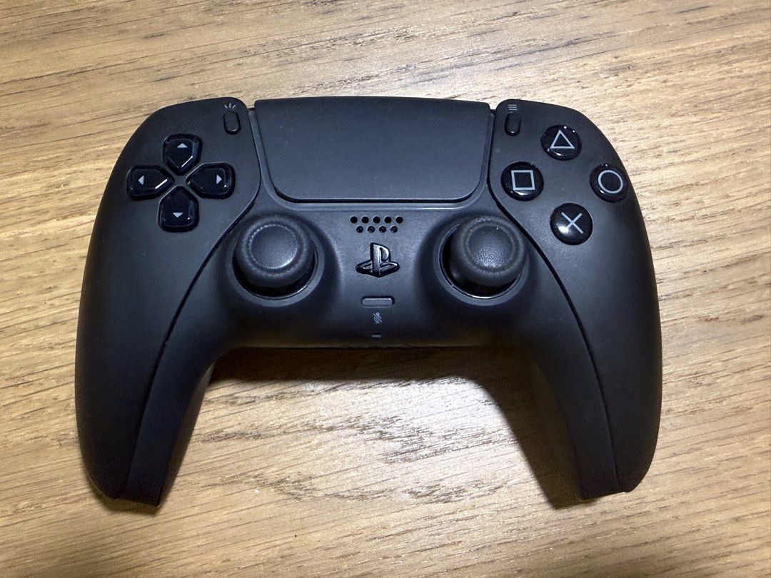 PS5 Digital Black CFI-1015B (Category: PlayStation) located in Manila. Submitted by kuyamene (Listing ID 1470896427, Image 3). Description: PS5 Digital Phat CFI-1015B With original black faceplates and black Dualsense Original white faceplates included 825GB internal SSD No issues Never been opened Complete cables Unit only no more box Faceplates packaging included Meetups only for safety.