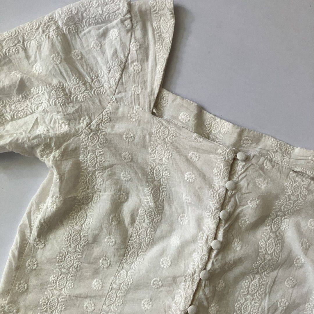 🌼puff-sleeve button front crop blouse • small - medium (Category: Blouses) located in Cagayan de Oro. Submitted by capybara.co.ph (Listing ID 1470801513, Image 2). Description: small - medium L15.5 B34 - 40 🌺 mine ₱129 | grab ₱179 💓 lock ₱199 ꒰১ ໒꒱ eob will be on Thursday, Oct 29 8PM ꒰১ ໒꒱ payment deadline will be on Friday, Oct 30 ꒰১ ໒꒱ shipping will be on Saturday Tysm °❀.ೃ࿔.