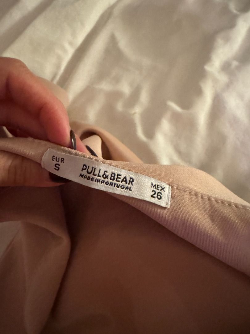 Pull & Bear One-Shoulder Ruffle Crop Top Small (Category: Sleeveless) located in Cebu City. Submitted by _t.rix (Listing ID 1470761693, Image 2). Description: - Brand: Pull & Bear - Item: Pink one-shoulder crop top with big ruffle overlay - Size: S - Material: Stretchy ribbed fabric - Condition: Brand new with tags attached, clean inside and out - Mode of transaction: Shipping or meet-up available (DM to order!).