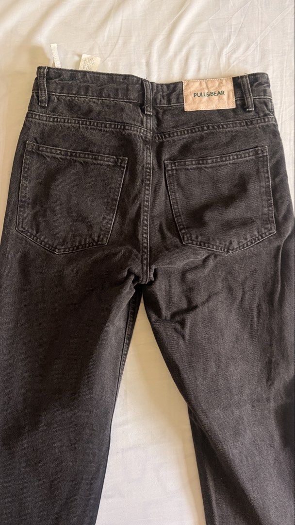 Pull and Bear Black Jeans (Category: Jeans) located in Tagaytay City. Submitted by lilyzobel (Listing ID 1470747851, Image 3). Description: EUR 36 USA 29 can fit small- medium.
