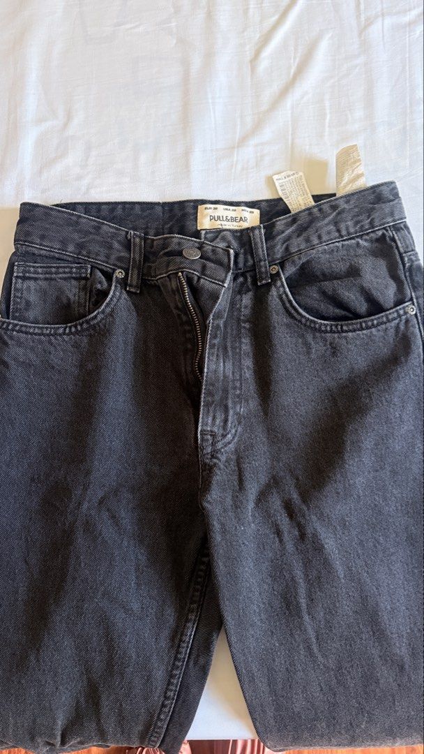 Pull and Bear Black Jeans (Category: Jeans) located in Tagaytay City. Submitted by lilyzobel (Listing ID 1470747851, Image 2). Description: EUR 36 USA 29 can fit small- medium.