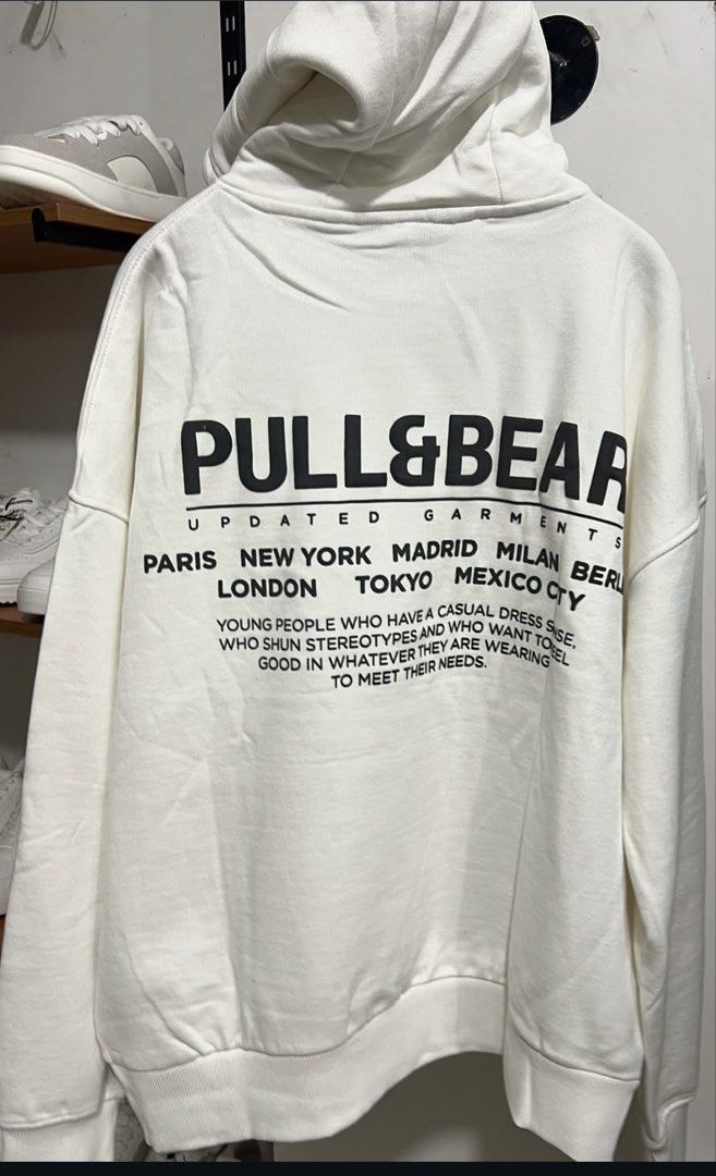 Pull&Bear Hoodie (Category: Coats, Jackets and Outerwear) located in Manila. Submitted by megacharizard1712 (Listing ID 1470914412, Image 1). Description: Pull&Bear White Hoodie (White) Length: 26 Width: 22.