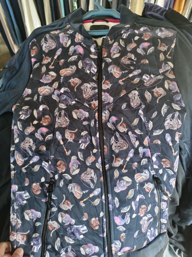 Puma bomber jacket X house of hackney (Category: Coats, Jackets and Outerwear) located in Cotabato. Submitted by utohyson21 (Listing ID 1470787531, Image 1). Description: .