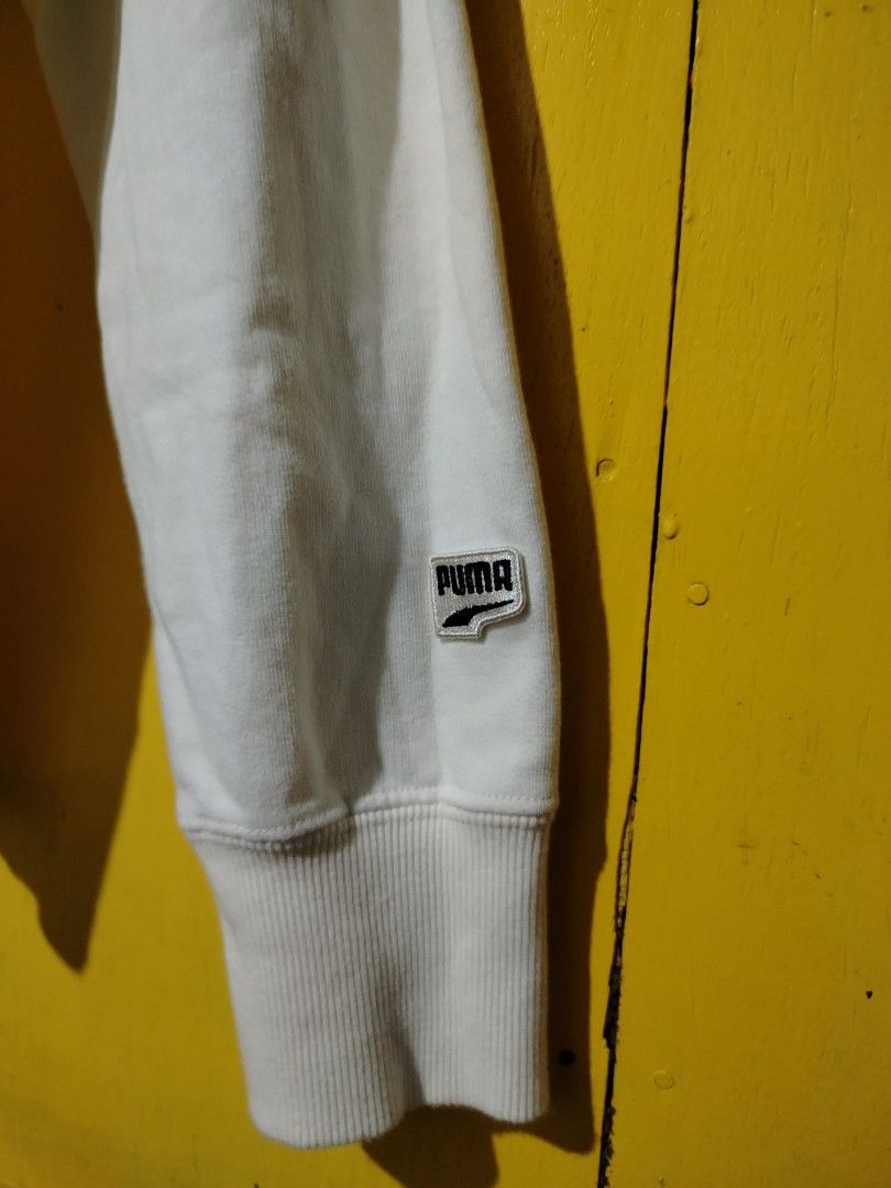 Puma Cute Graphic Sweatshirt (Category: Coats, Jackets and Outerwear) located in San Jose. Submitted by vincefresn21903 (Listing ID 1470881452, Image 2). Description: .