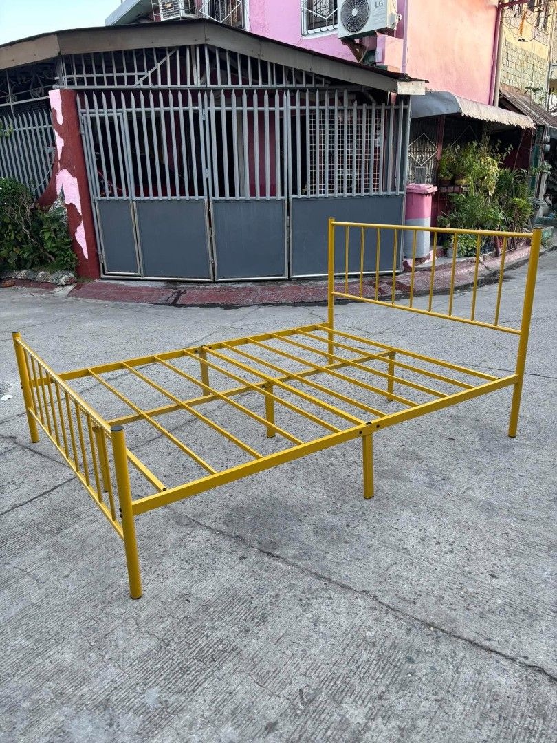QUEEN SIZE Bedframe (Category: Bed Frames & Mattresses) located in Manila. Submitted by dolorchris69891 (Listing ID 1470789420, Image 2). Description: QUEEN SIZE bedframe.