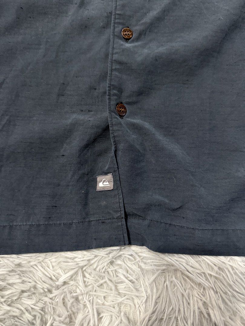 Quiksilver polo (Category: Tshirts & Polo Shirts ) located in Cavite. Submitted by timsiojo (Listing ID 1470744209, Image 3). Description: For sale Quiksilver polo Size L L31W23 Issue runs Cavite loc .