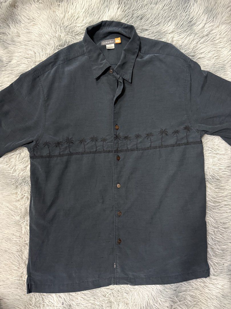 Quiksilver polo (Category: Tshirts & Polo Shirts ) located in Cavite. Submitted by timsiojo (Listing ID 1470744209, Image 1). Description: For sale Quiksilver polo Size L L31W23 Issue runs Cavite loc .