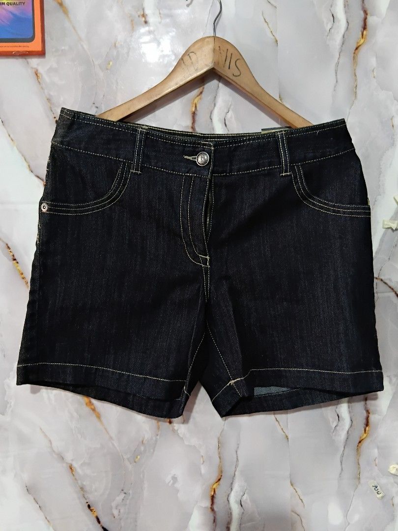 RAFAELLA DENIM SHORT SIZE W32 L15 (Category: Shorts) located in General Mariano Alvarez. Submitted by adonid (Listing ID 1470752196, Image 1). Description: RAFAELLA DENIM SHORT SIZE W32 L15 LIKE NEW LOC. GMA CAVITE PHP 400.