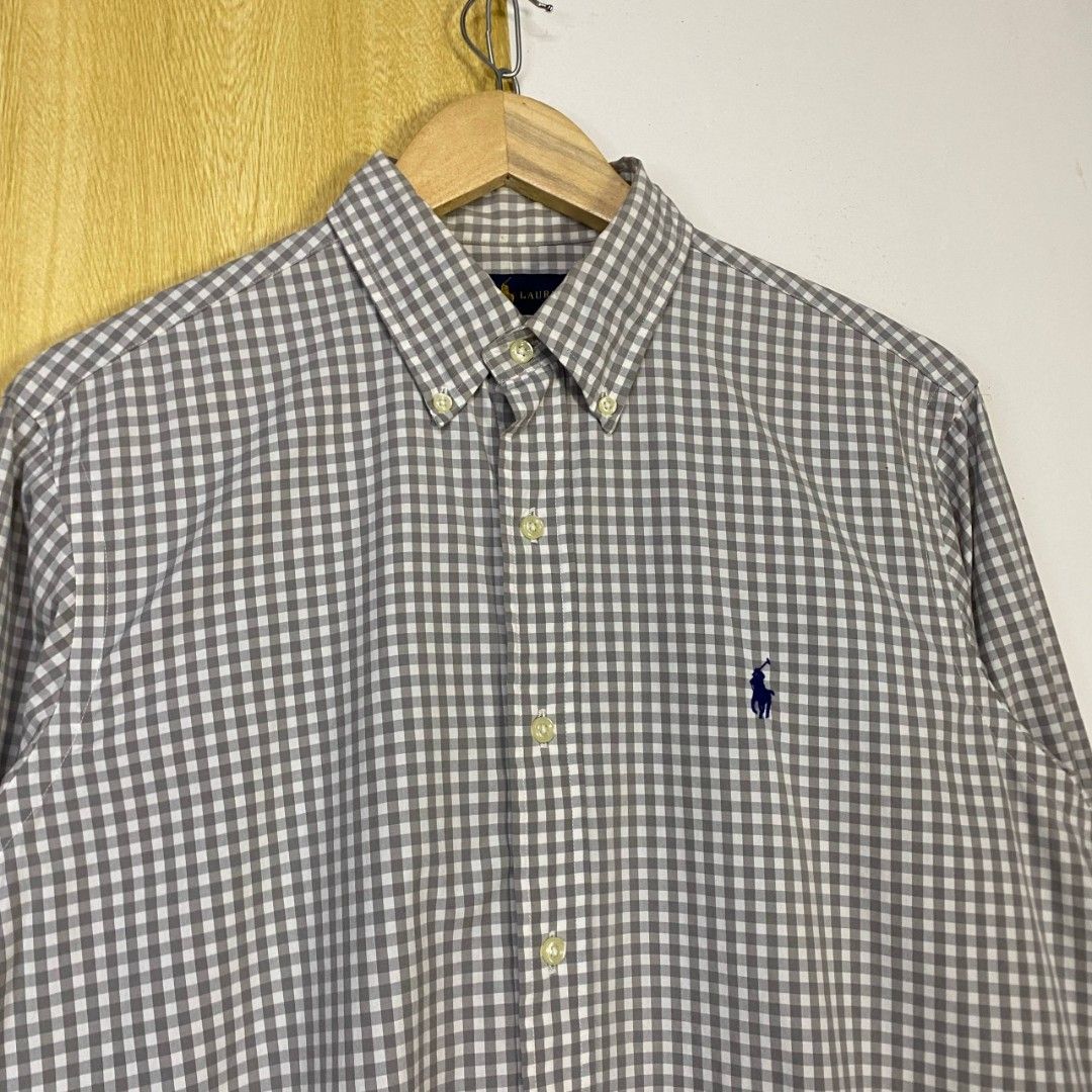 RALP LAUREN POLO LONG SLEEVE (Category: Tshirts & Polo Shirts ) located in Manila. Submitted by hiddengems1602 (Listing ID 1470756976, Image 2). Description: Size M on tag Dimensions: 22.5x30 Color Rate: 9.5/10 Excellent Condition Issue: Needwash!.