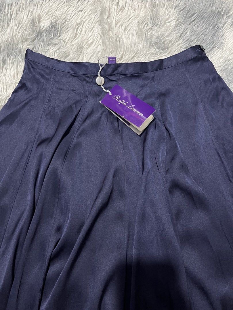 Ralph Lauren Purple Label Skirt (Category: Skirts) located in Sasmuan (Sexmoan). Submitted by winterclothes.ph (Listing ID 1470761685, Image 2). Description: Ralph Lauren Purple Label Skirt 6 on tag Waist 28 Length 24 Excellent Condition.
