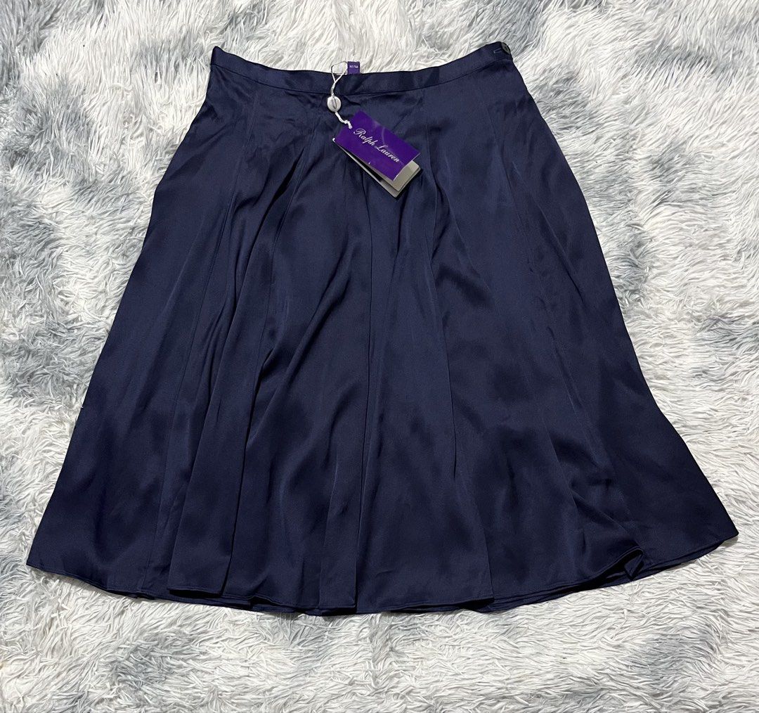 Ralph Lauren Purple Label Skirt (Category: Skirts) located in Sasmuan (Sexmoan). Submitted by winterclothes.ph (Listing ID 1470761685, Image 1). Description: Ralph Lauren Purple Label Skirt 6 on tag Waist 28 Length 24 Excellent Condition.