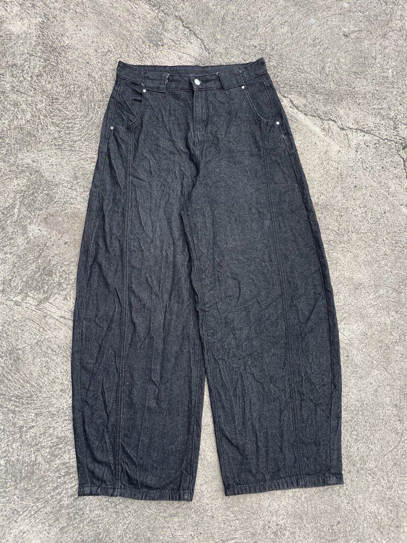 raw denim shiny (Category: Jeans) located in Manila. Submitted by heironjay140351 (Listing ID 1470901874, Image 2). Description: raw denim shiny waist - 32 lenght - 42 thigh - 14 hem - 10 no issue yan kanamiton.