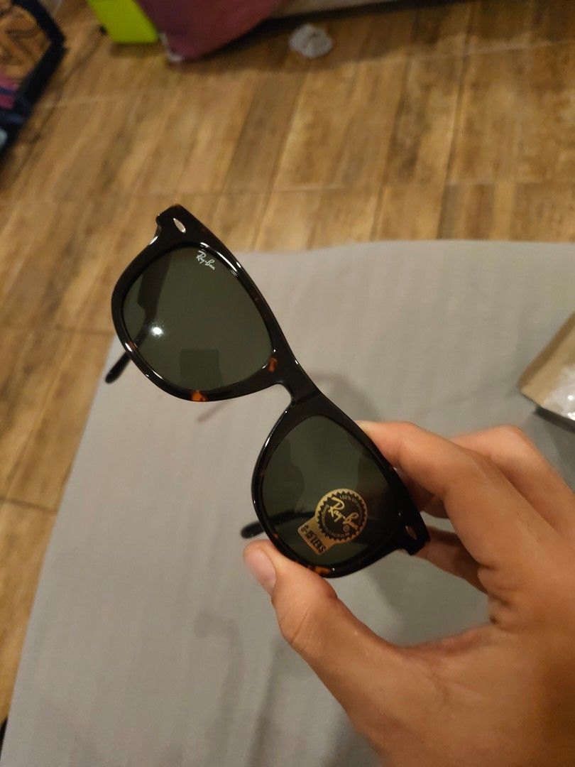 Ray-Ban wayfarer 52mm (Category: Sunglasses & Eyewear) located in Baliuag. Submitted by mervstar (Listing ID 1470761997, Image 1). Description: rayban wayfarer 52mm.