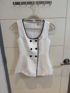 (Category: ) located in . Submitted by athena_wardrobe (Listing ID 1470898963, Image 1). Description: .