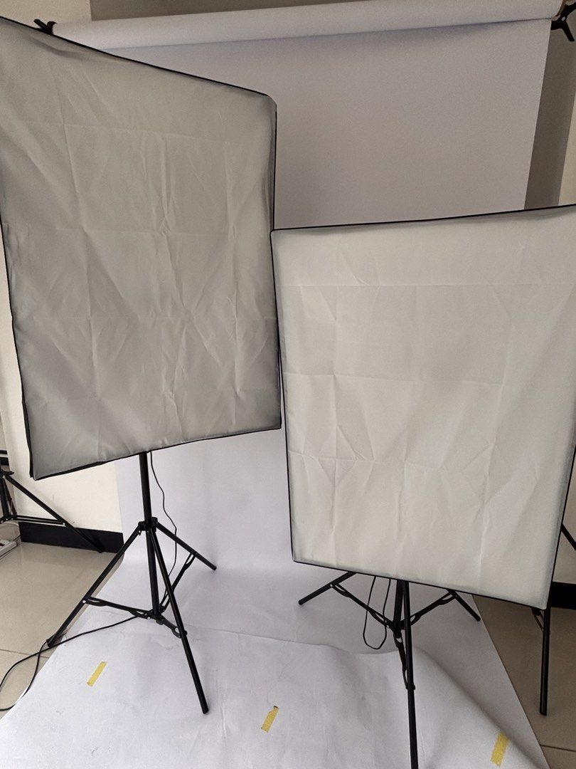 Rectangular softbox lights (Category: Lighting & Studio Equipment) located in Manila. Submitted by markkk28 (Listing ID 1470830332, Image 1). Description: .