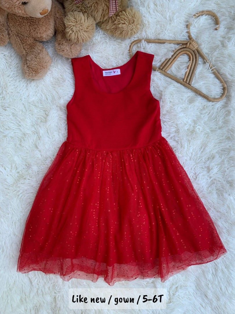 Red dress (Category: Babies & Kids Fashion) located in General Santos City (Dadiangas). Submitted by happyhues_2021 (Listing ID 1470783705, Image 1). Description: .