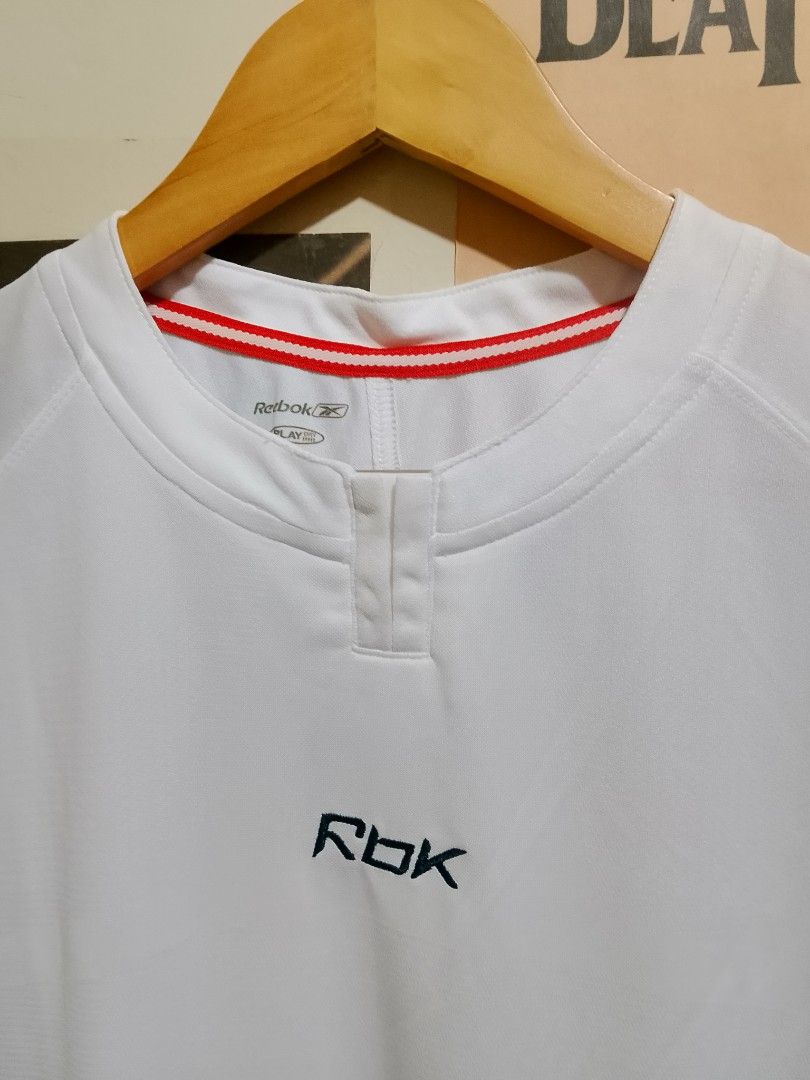 Reebok Play Dry White Athletic Embroid logo (Category: Tshirts & Polo Shirts ) located in Manila. Submitted by emmanlacno47414 (Listing ID 1470750319, Image 3). Description: Best Fit large Width 23 Length 29 No issue/No flaws 9.8/10 Colorate Excellent Condition 650 free ship.