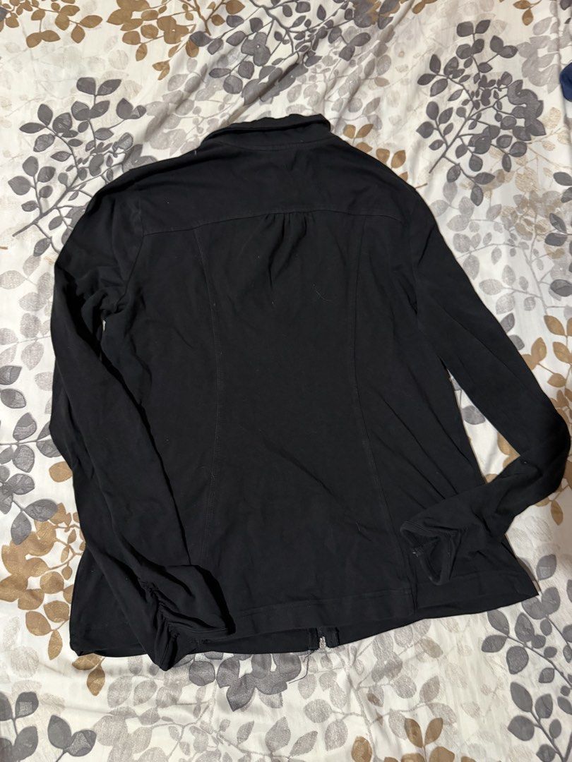Reitmans Black Full Zip Jacket (Category: Coats, Jackets and Outerwear) located in Taytay. Submitted by cloudy_20 (Listing ID 1470870527, Image 3). Description: - Brand: Reitmans - Color: Black - Size: L/G - Design: Full-zip with high collar and structured front/back paneling - Material: Lightweight, ideal for daily layering - Condition: Clean, no major flaws noticed.