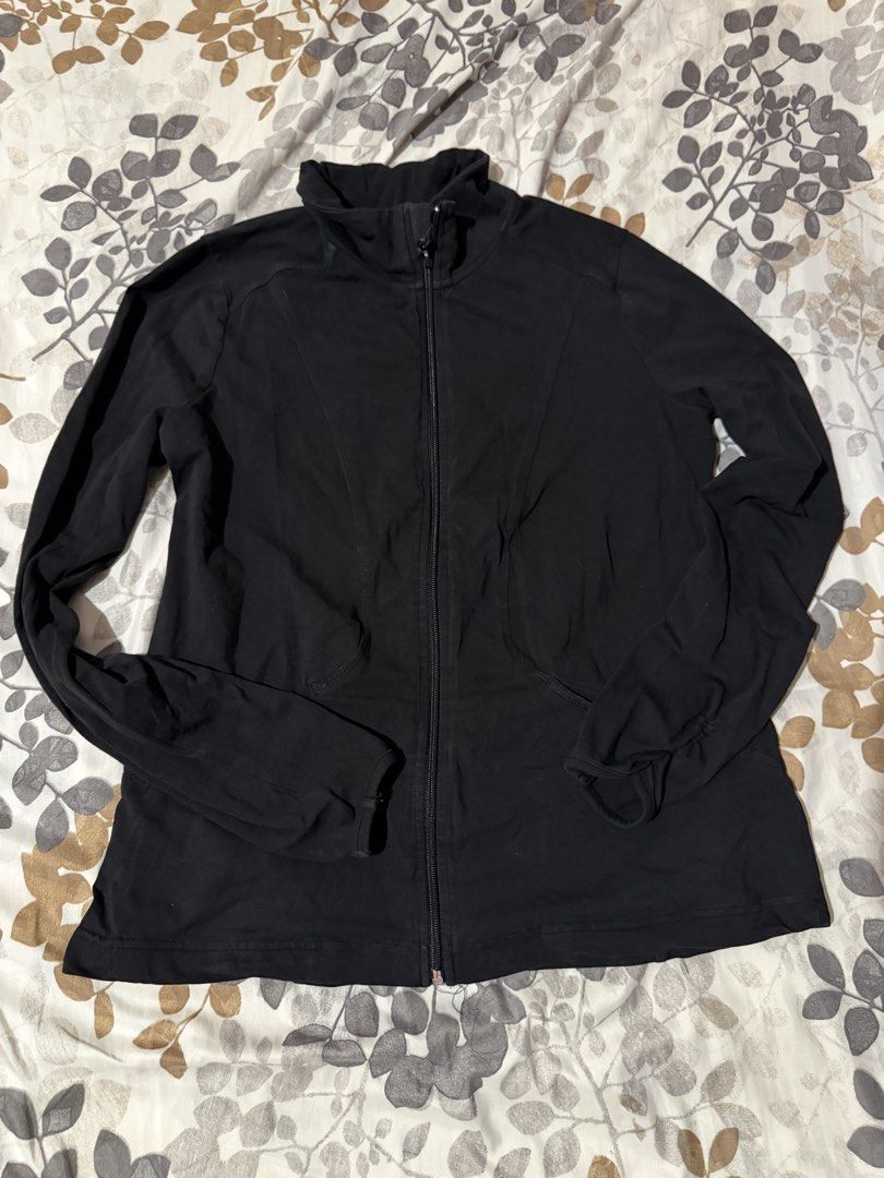 Reitmans Black Full Zip Jacket (Category: Coats, Jackets and Outerwear) located in Taytay. Submitted by cloudy_20 (Listing ID 1470870527, Image 1). Description: - Brand: Reitmans - Color: Black - Size: L/G - Design: Full-zip with high collar and structured front/back paneling - Material: Lightweight, ideal for daily layering - Condition: Clean, no major flaws noticed.