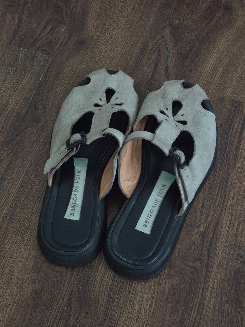 Renegade Folk Figures Chunky Mules (Category: Flats & Sandals) located in Mandaluyong City. Submitted by minimalife_ (Listing ID 1470770387, Image 3). Description: Figures chunky mules in gray Size 10 Well-used, but still wearable :) Selling at a very low pricefor decluttering purposes! .