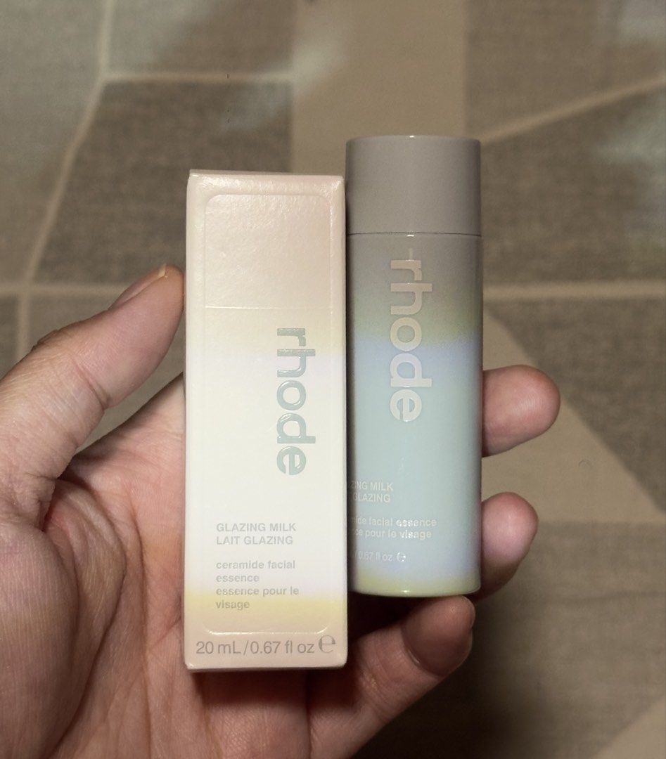 RHODE GLAZING MILK 20ml (Category: Face Care) located in Balagtas. Submitted by venta.shop (Listing ID 1470842543, Image 1). Description: New and original 20ml 1 pc remaining I ship via J&T nationwide.