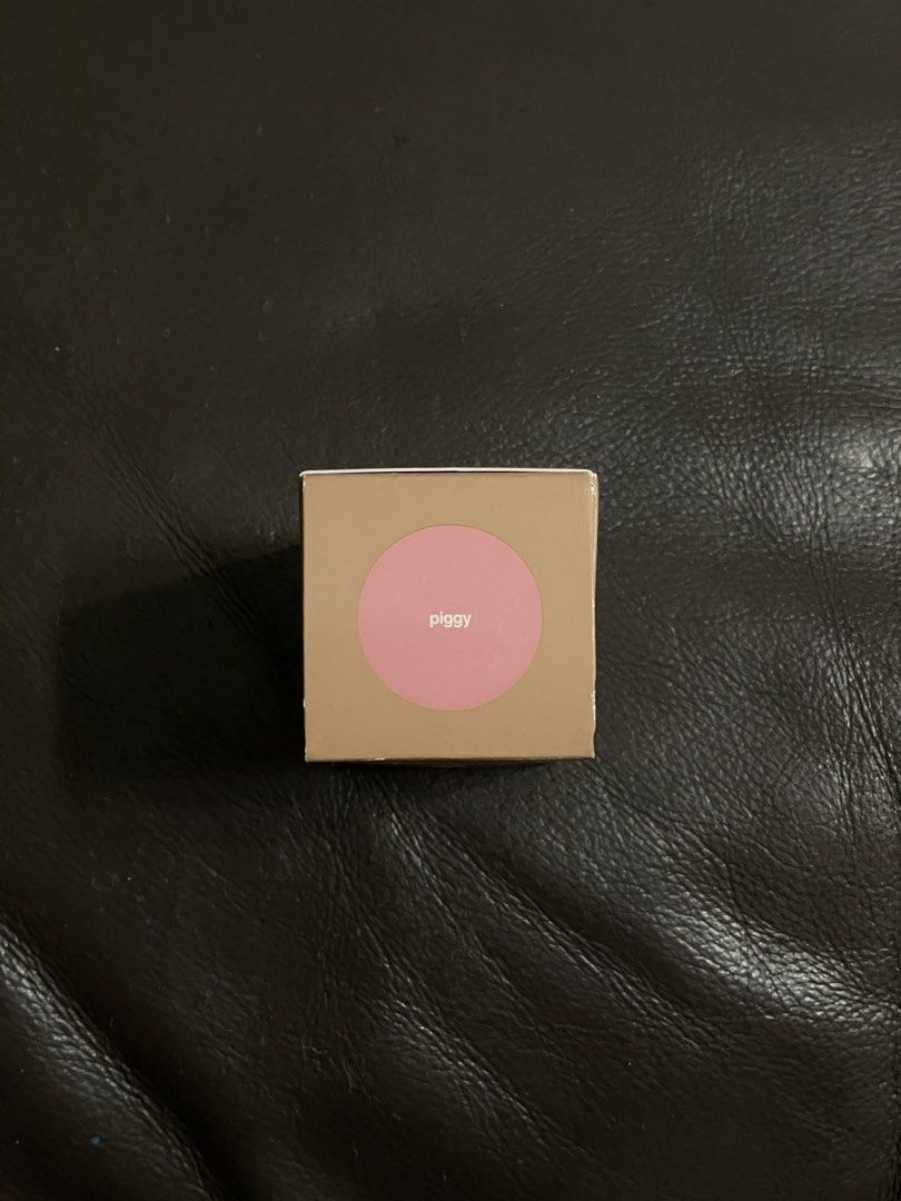 Rhode Pocket Blush Piggy (Category: Makeup) located in Davao. Submitted by amberwinslow (Listing ID 1470827173, Image 2). Description: NEVER USED AUTHENTIC .