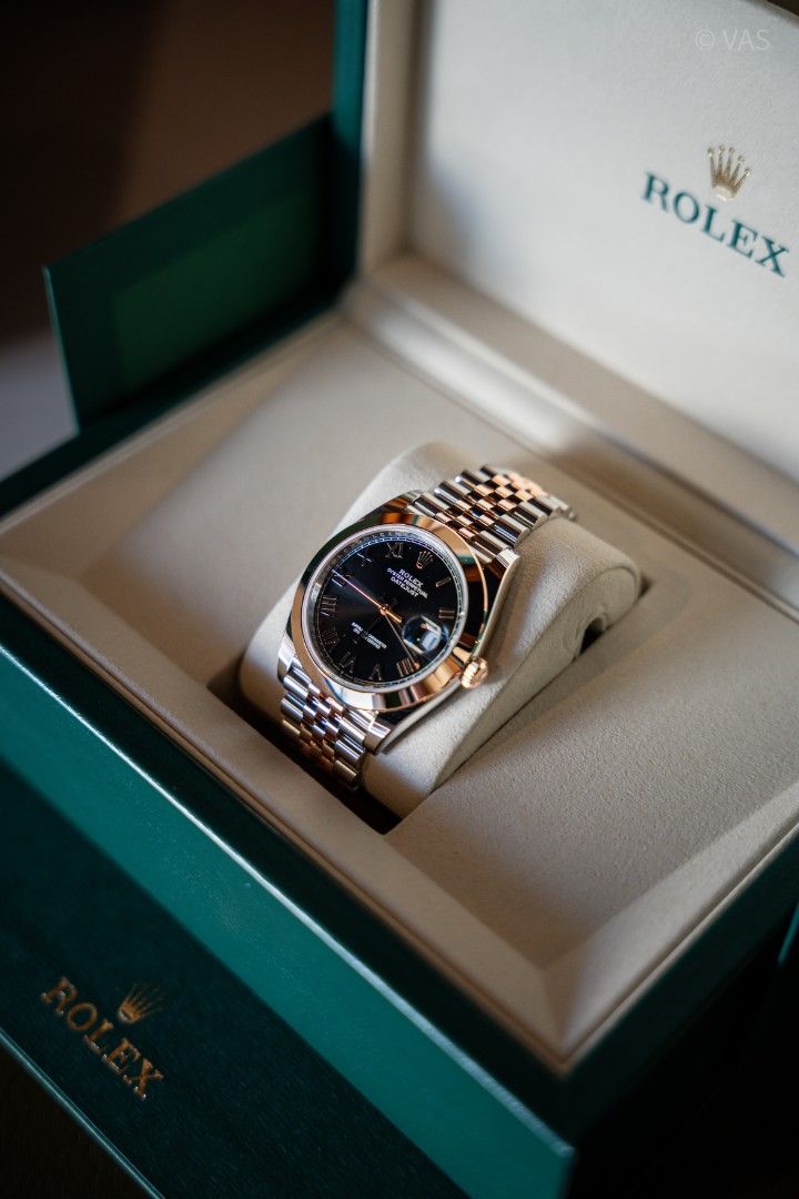 Rolex Datejust 2026 New Model Bright Black dial ref. 126301 (Category: Luxury Watches) located in Manila. Submitted by donvincenzo (Listing ID 1470770407, Image 3). Description: FOR SALE Brand New 2026 Rolex Datejust 41 Ref. 126301 Bright Black Dial | Roman Numerals Smooth Bezel | Jubilee Bracelet Oystersteel and Everose Rolesor New 2026 Model | Brand New | Full Set Slightly Negotiable Open for Authentication (Buyer's Expense) DM for inquiries! �