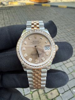 (Category: ) located in . Submitted by ninety_one_timepiece (Listing ID 1470766011, Image 1). Description: .