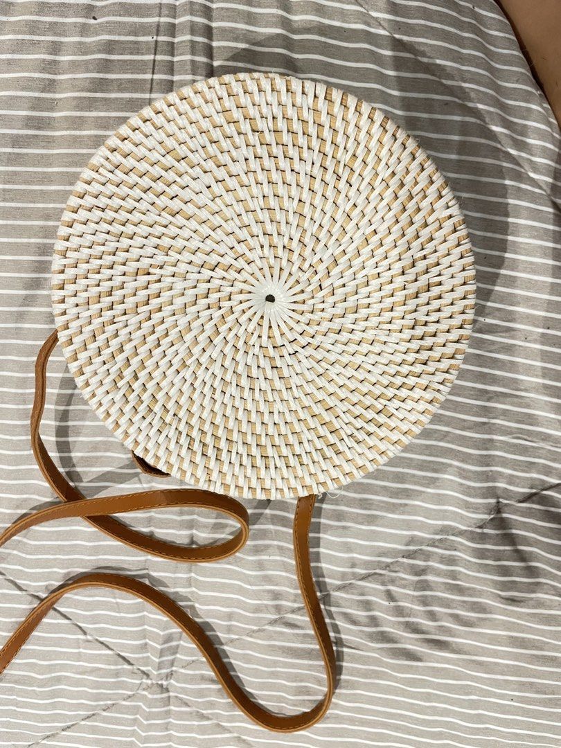 Round Rattan / Wicker Sling Bag (Category: Beach Bags) located in Manila. Submitted by franceshous (Listing ID 1470773800, Image 3). Description: .